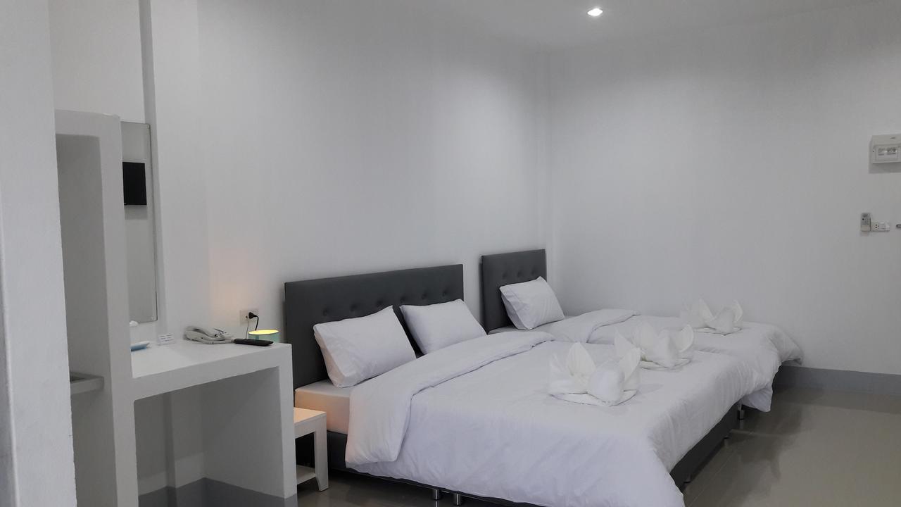 Dk Grand Hotel Чантабури Екстериор снимка
